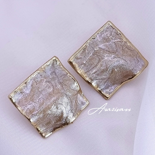 گوشواره صدفی دور طلایی