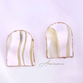 گوشواره دفرمه گنبدی کوچک سفید