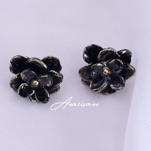 گوشواره گل مشکی