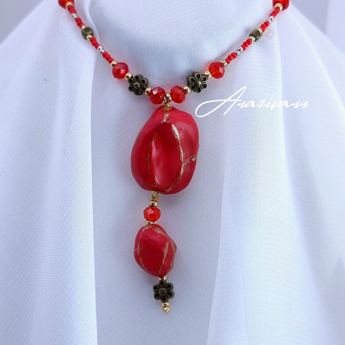 گردنبند بلند قرمز